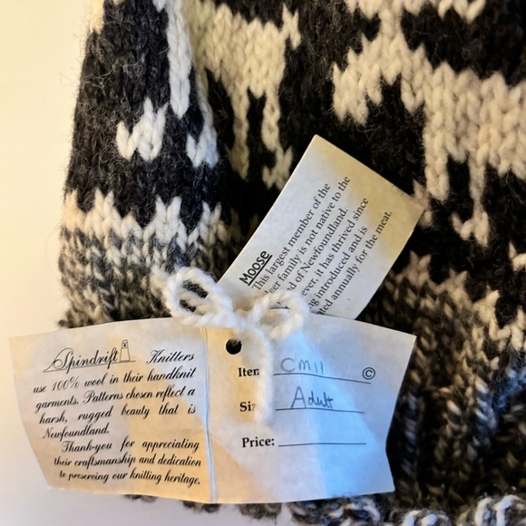 Wool handmade Cap and Stockings - Picture 4 of 5